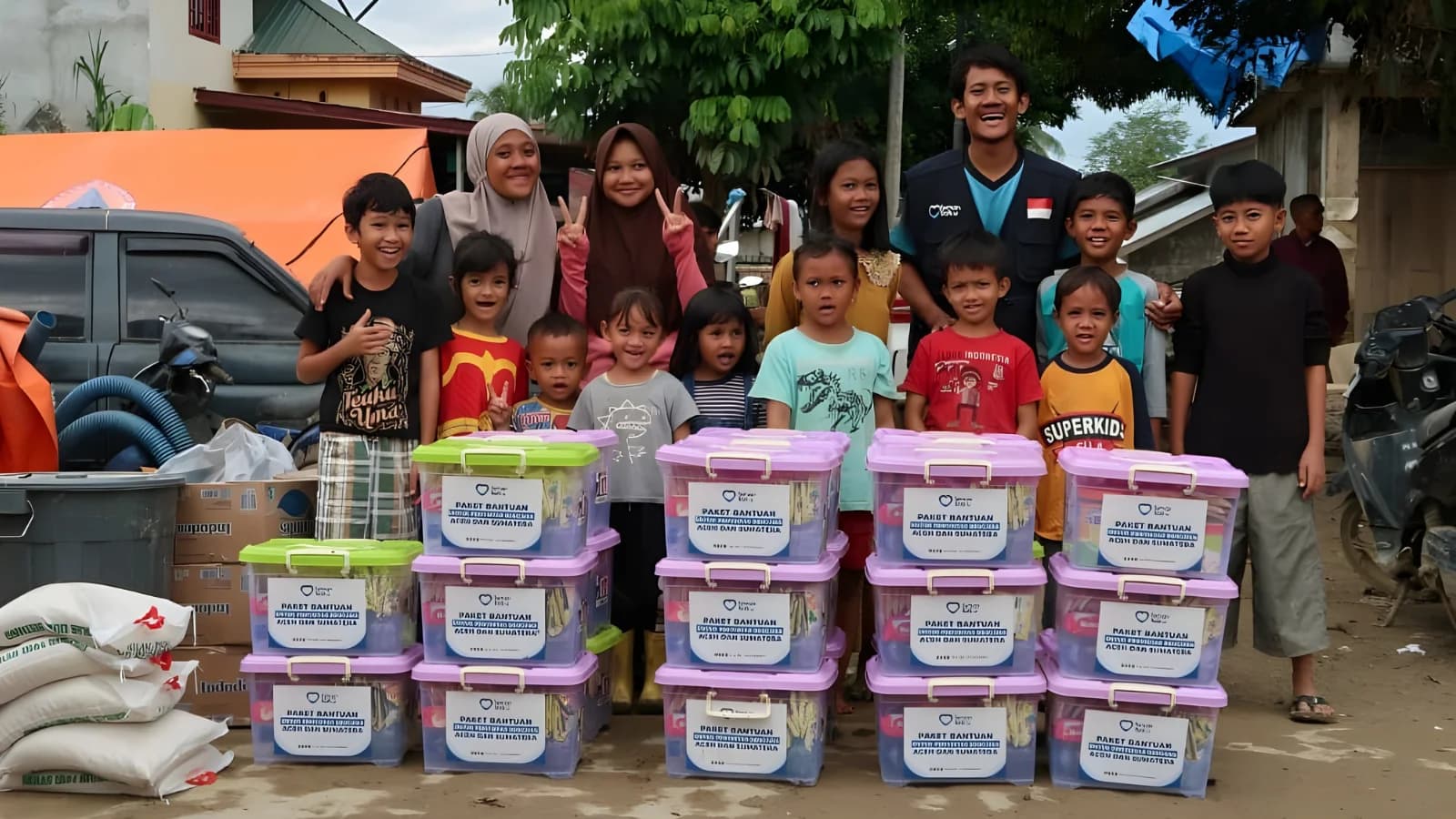 Teman Baik Bagikan 100 Paket Gizi Anak di Aceh Tamiang