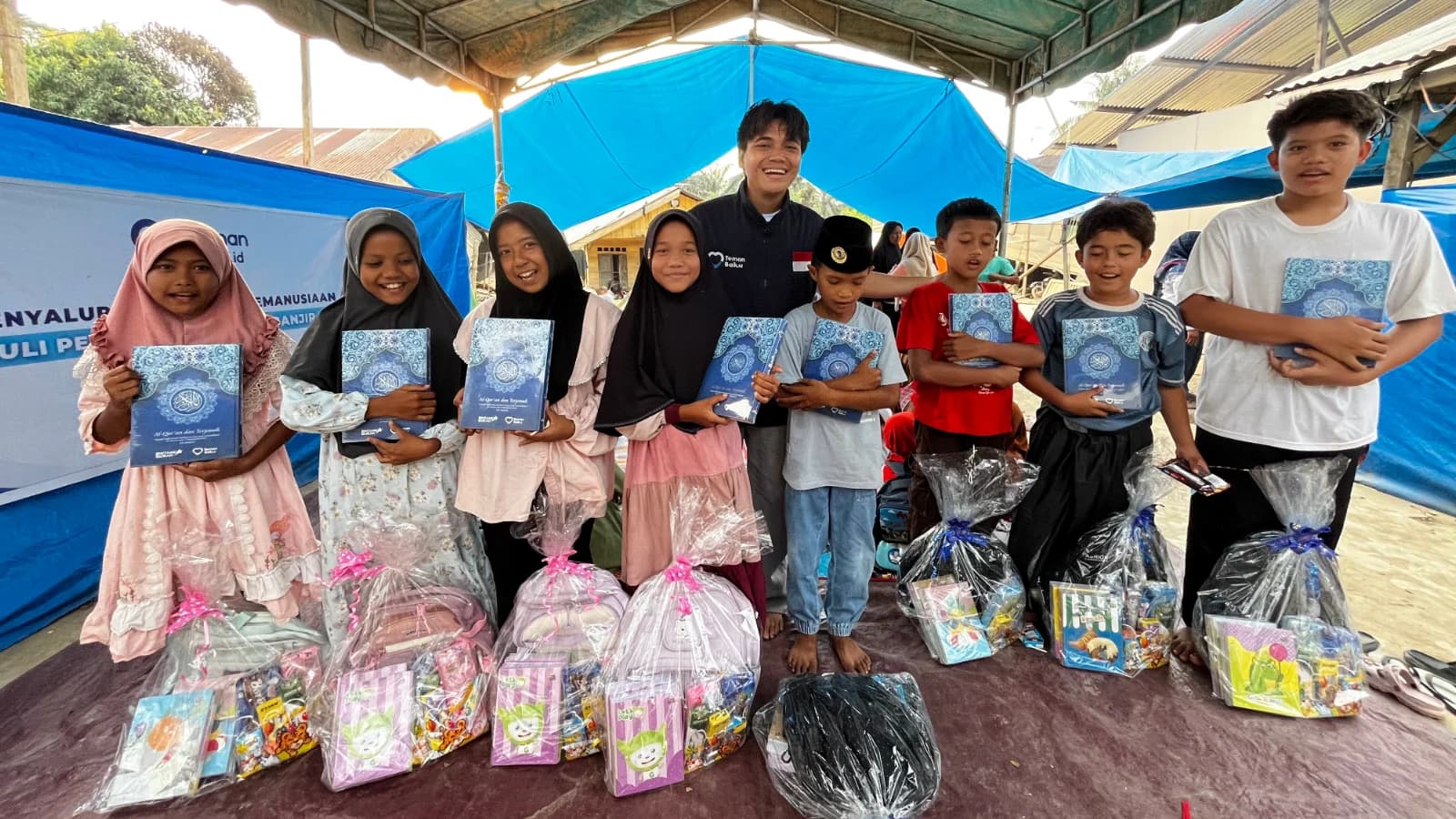 Teman Baik Bagikan Alat Sekolah & Al-Qur'an di Aceh Tamiang